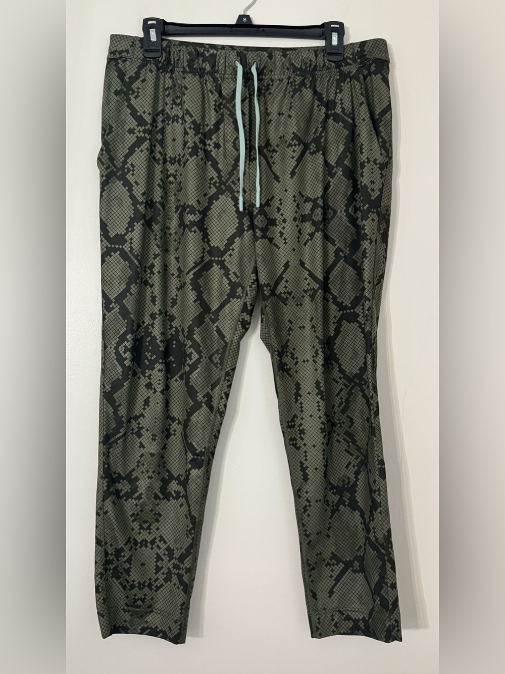 lululemon athletica Olive Green and Black Snake-Print Joggers